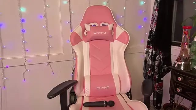 SpaceCowWhore on StripChat