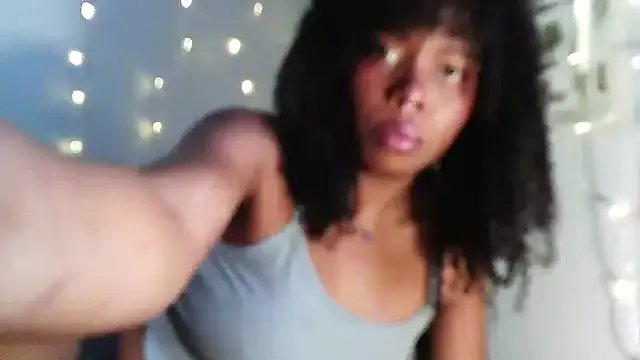 SparklingSoleil on StripChat