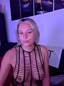 SpicyVicky on StripChat