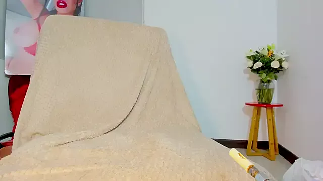 Freechat SQUIRTINGQUEEN11 on StripChat