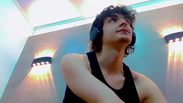 Sr_BonnyEthan on StripChat