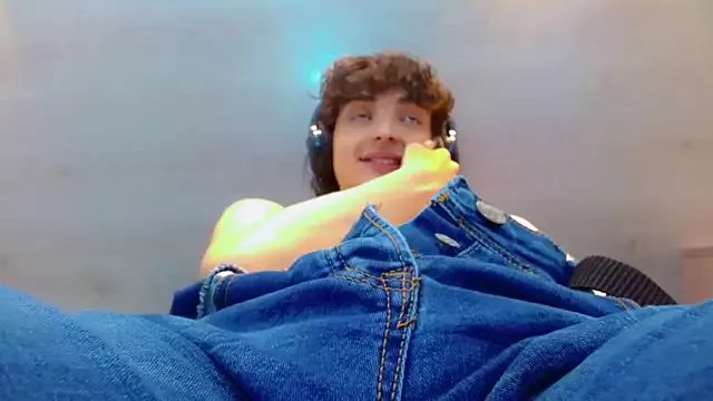 Sr_BonnyEthan on StripChat