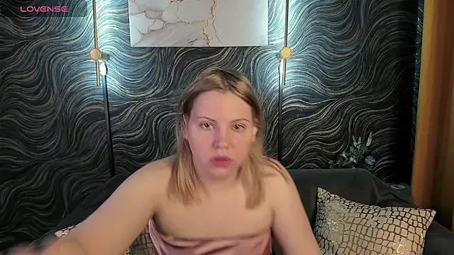 Stacy_Luv on StripChat