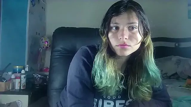 Star_Eli on StripChat