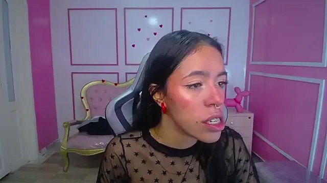 stephania_t on StripChat