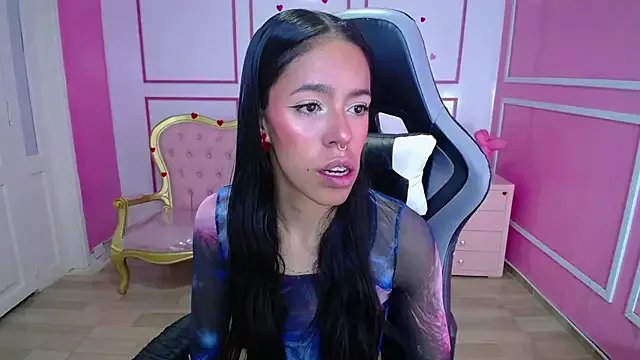 stephania_t on StripChat