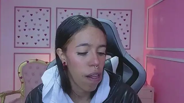 stephania_t on StripChat