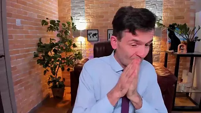 SteveTiger on StripChat