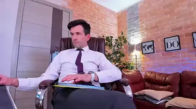 SteveTiger on StripChat