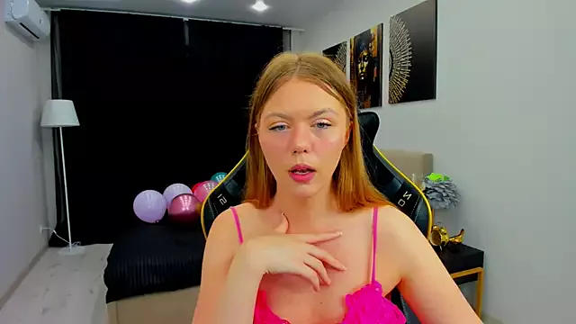 Private Strawberrye on StripChat