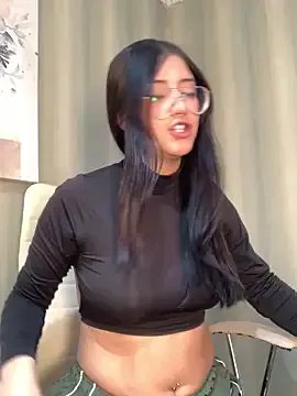 StrawberryPink_ on StripChat