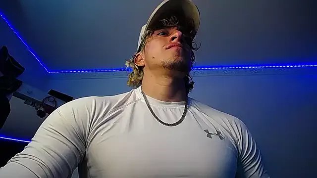 strongboy_ on StripChat