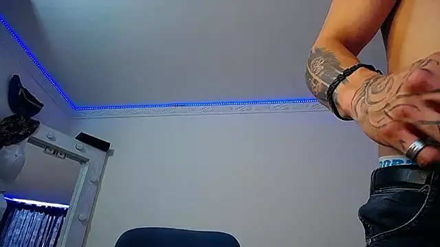 strongboy_ on StripChat