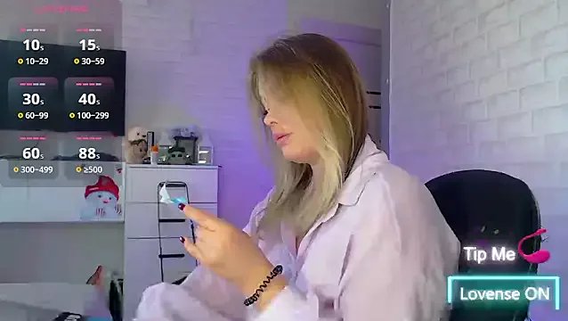 SuchCute on StripChat