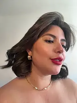 Offline sukhakunis1 on StripChat