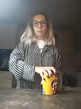 Offline SukyGirl on StripChat