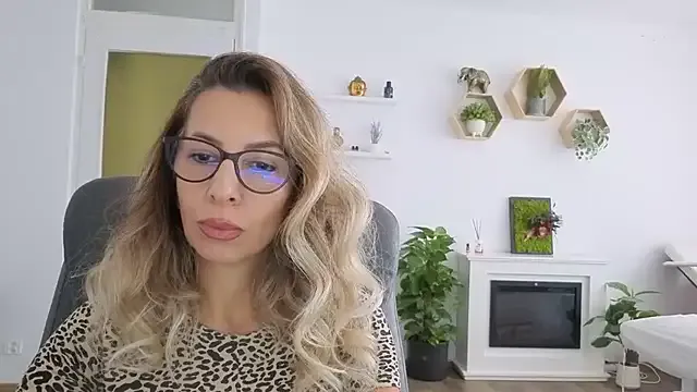 Offline SukyGirl on StripChat