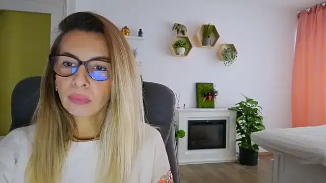 Offline SukyGirl on StripChat