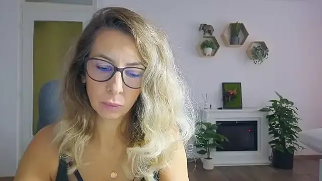 Offline SukyGirl on StripChat