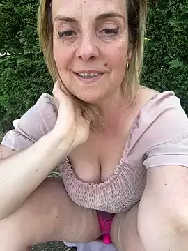 Sunbelxx on StripChat