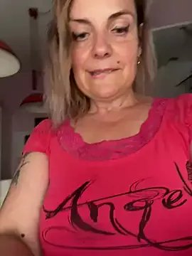 Sunbelxx on StripChat