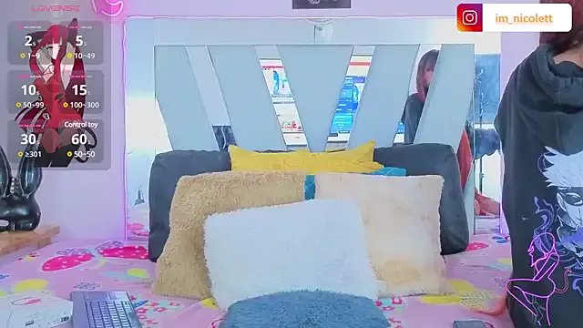 supradoll on StripChat