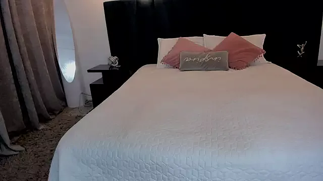 Freechat susyy7 on StripChat