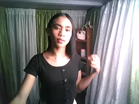 Sweet-shopia on StripChat