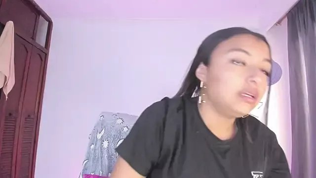 sweet_cinamon on StripChat