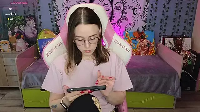 Sweet_frosti on StripChat