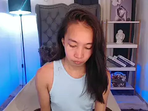 Sweet_kittyxx on StripChat