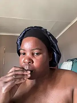 SweetCandy84 on StripChat