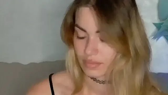 SweetDarling7 on StripChat