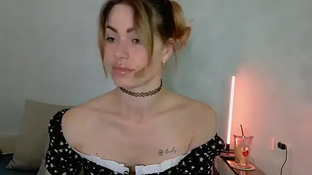 SweetDarling7 on StripChat