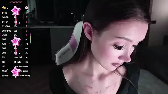 sweetiebones on StripChat