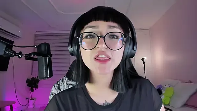 Offline SweetJennaa on StripChat