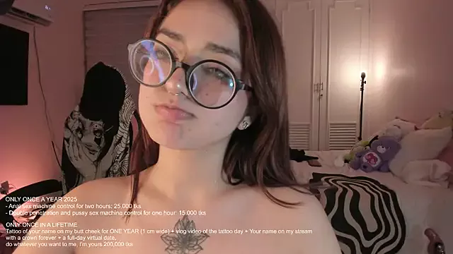 Offline SweetJennaa on StripChat