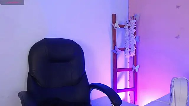 SweetRenata_ on StripChat