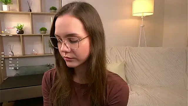 SweetSaraPie on StripChat