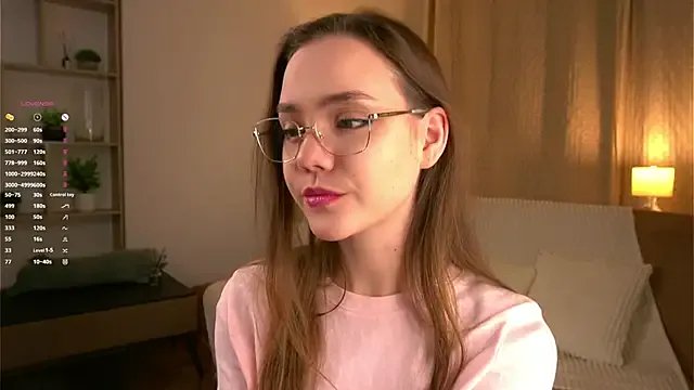 SweetSaraPie on StripChat