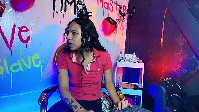 Sweettpleasure on StripChat