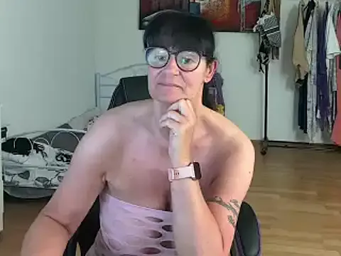 Offline Sylly on StripChat