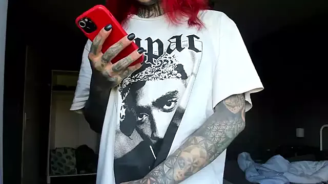 Offline tamarapervert on StripChat