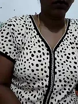 Tamil_Meera12 on StripChat