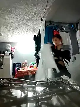 Tammara_wilson — Squirt a little milk, stretch nipples