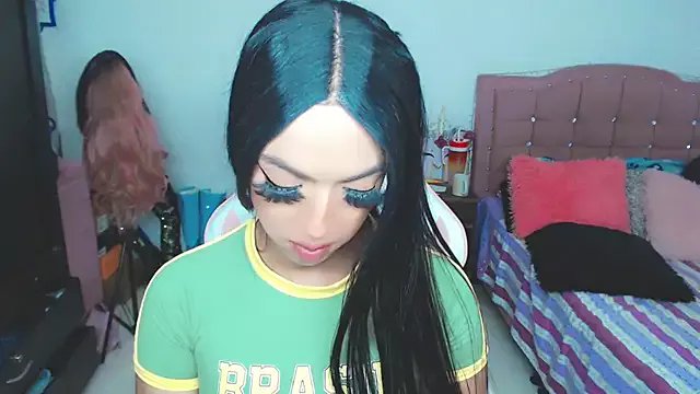 Tanedra_collings on StripChat