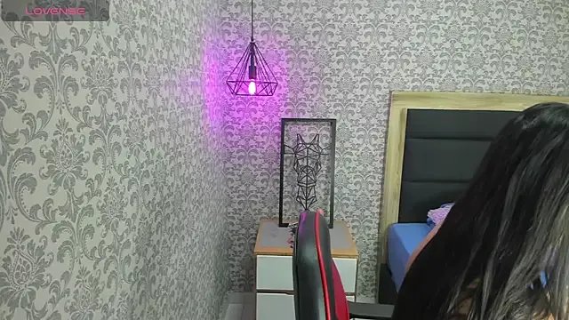 TATIGOLD2 on StripChat