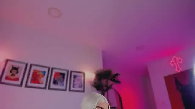 Taylor__foxxx on StripChat