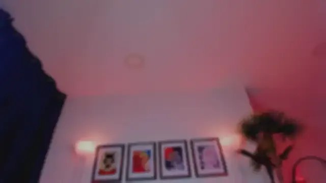 Taylor__foxxx on StripChat