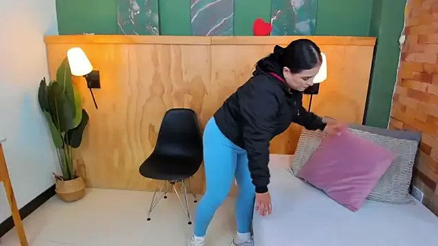 taylor_bennet on StripChat